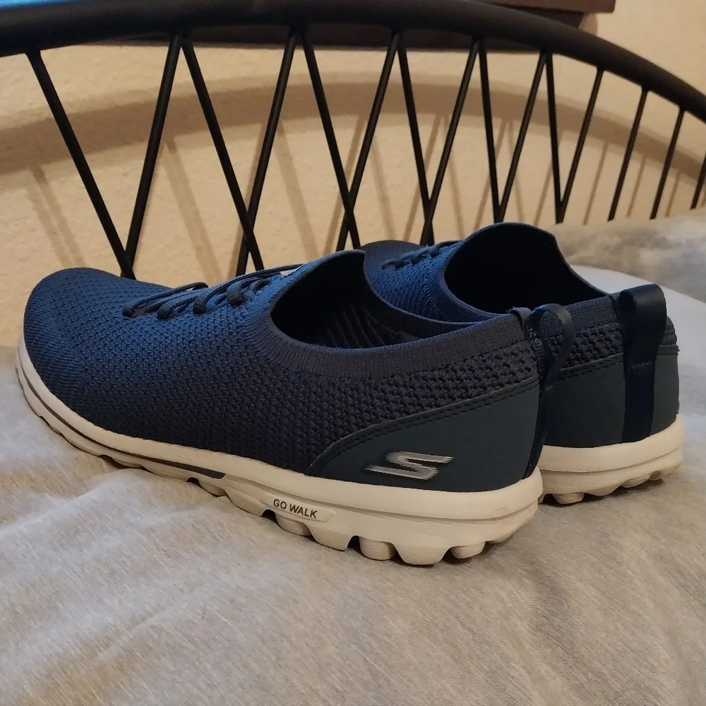 Skechers GOwalk Navy Knit Slip-On Sneakers Size 9 WIDE - Picture 2 of 9